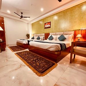 Executive Queen Room